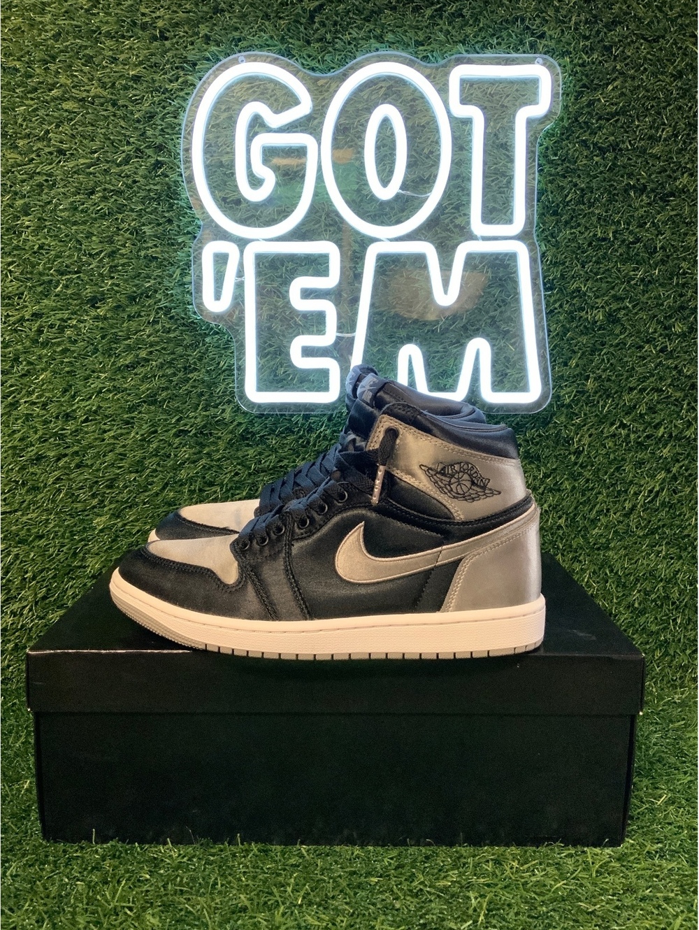 Air Jordan 1 Retro High OG Satin Shadow Women’s Size 7.5FD4810-010